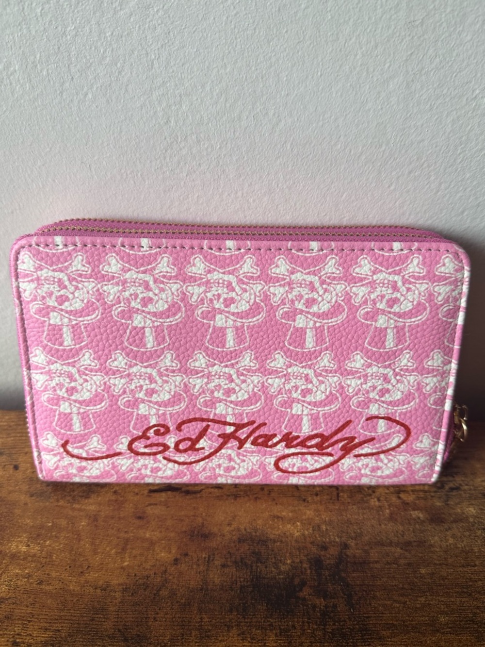 Ed Hardy Pink Wristlet Wallet with Tiger & Tattoo Print Dual Compartment NWT - Picture 5 of 8
